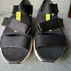 Sorel Kinetic Impact Sandal Black Lime Women's size 9 US